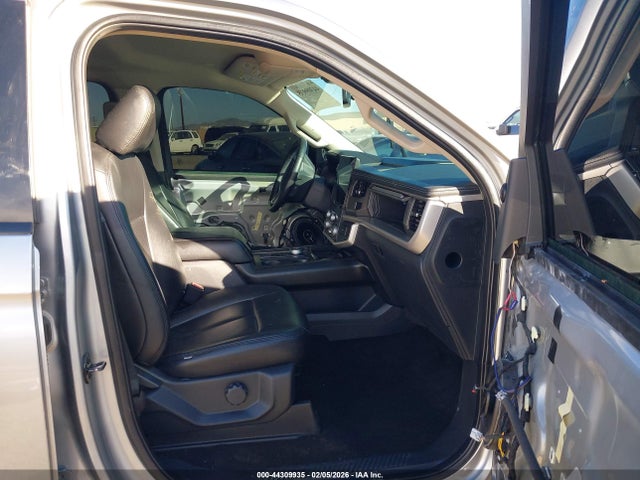 1FMJU1HT7NEA29109 Ford Expedition Xlt