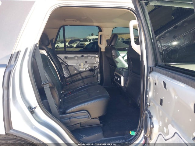1FMJU1HT7NEA29109 Ford Expedition Xlt