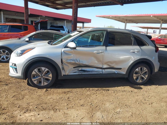 KNDCC3LG5M5107472 KIA Niro Ev Ex