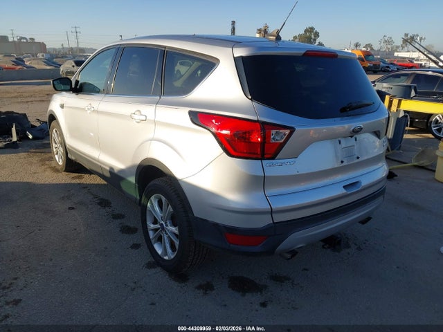 1FMCU9GD9KUA18714 Ford ESCAPE SE