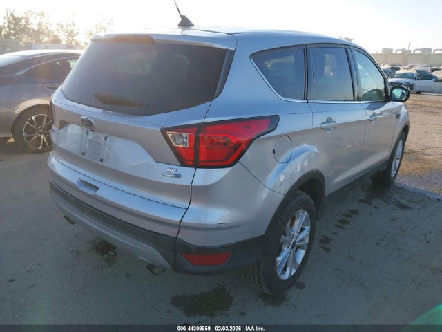 1FMCU9GD9KUA18714 Ford ESCAPE SE