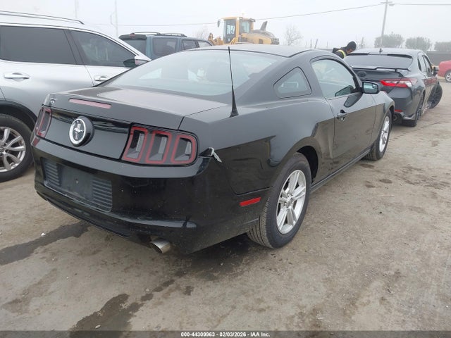 2014 Ford Mustang V6 მანქანა იყიდება აუქციონზე, vin: 1ZVBP8AM1E5333917, აუქციონის ნომერი: 44309963