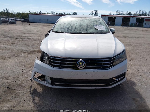 Продажа на аукционе авто 2016 Volkswagen Passat 1.8t S, vin: 1VWAT7A39GC010223, номер лота: 44309972