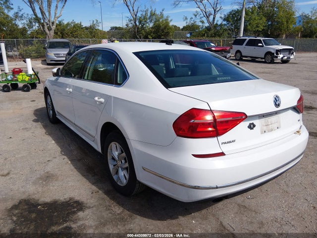 Продажа на аукционе авто 2016 Volkswagen Passat 1.8t S, vin: 1VWAT7A39GC010223, номер лота: 44309972