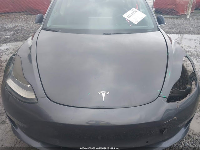 2018 TESLA MODEL 3 5YJ3E1EA4JF163324 Photo 9