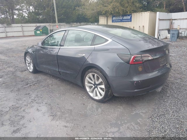 2018 TESLA MODEL 3 5YJ3E1EA4JF163324 Photo 2
