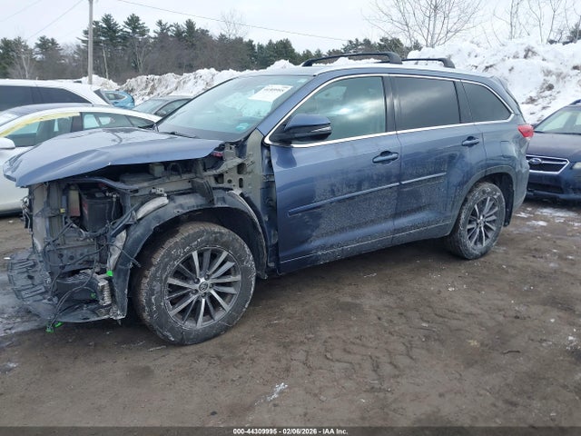 Toyota Highlander Xle 2018 5TDJZRFH2JS867720 Image 2