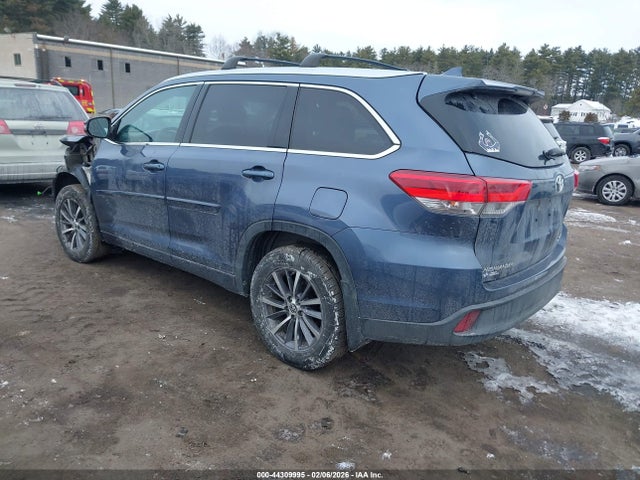 Toyota Highlander Xle 2018 5TDJZRFH2JS867720 Image 3
