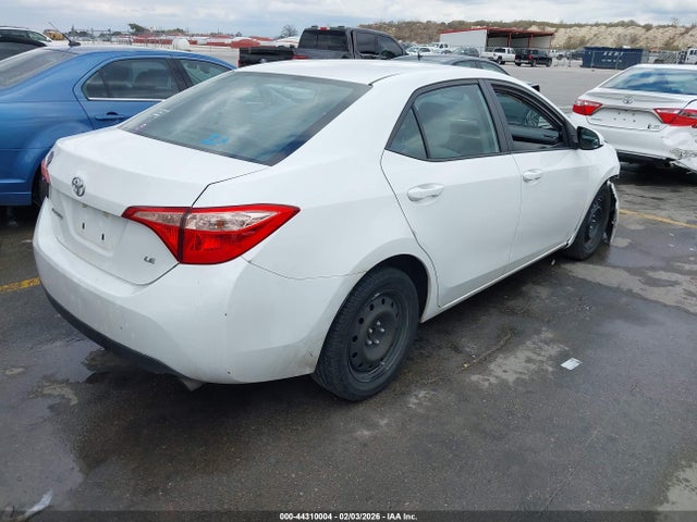 Toyota COROLLA LE 2018 5YFBURHE2JP814272 Image 4