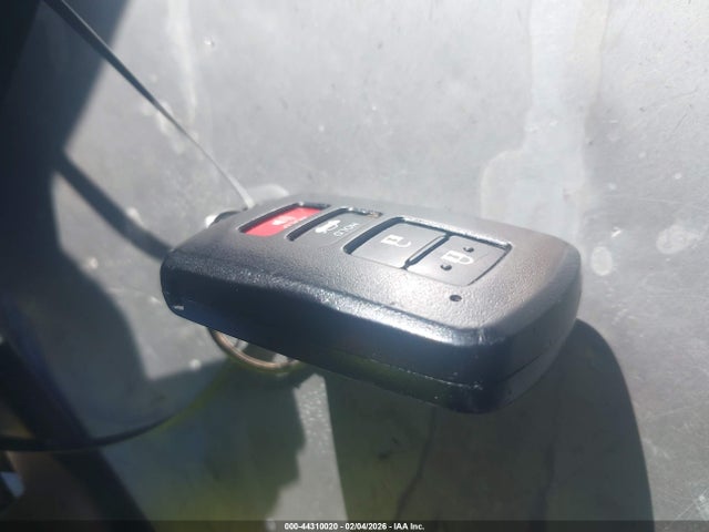 5YFBURHE7HP646669 Toyota COROLLA SE