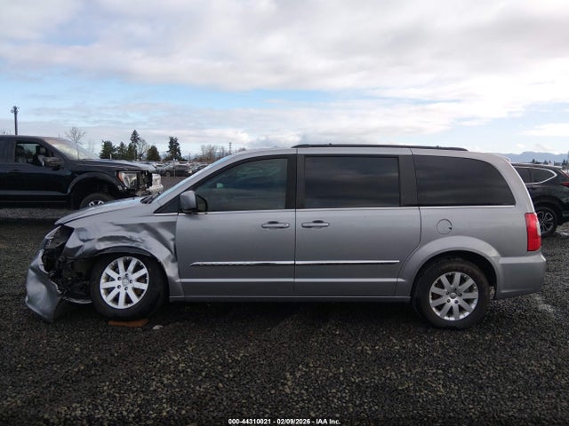 2C4RC1BG9GR215066 Chrysler Town &amp; Country Touring