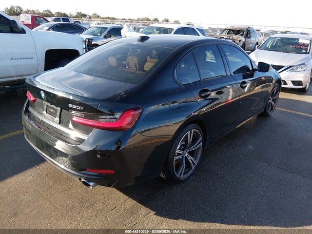 2023 BMW 330I 3MW69FF07P8D76251 Photo 3