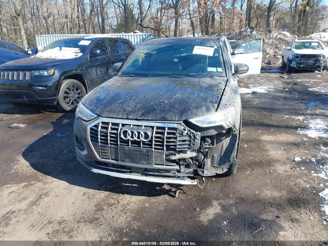 2020 Audi Q3 Premium Plus 45 Tfsi Quattro Tiptronic მანქანა იყიდება აუქციონზე, vin: WA1BECF37L1040601, აუქციონის ნომერი: 44310155