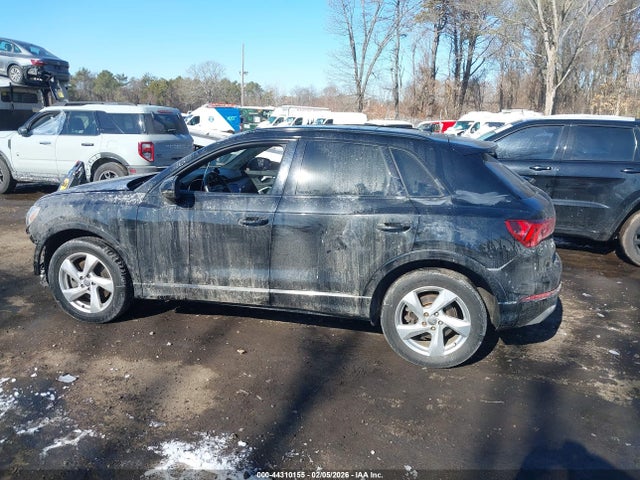 2020 Audi Q3 Premium Plus 45 Tfsi Quattro Tiptronic მანქანა იყიდება აუქციონზე, vin: WA1BECF37L1040601, აუქციონის ნომერი: 44310155