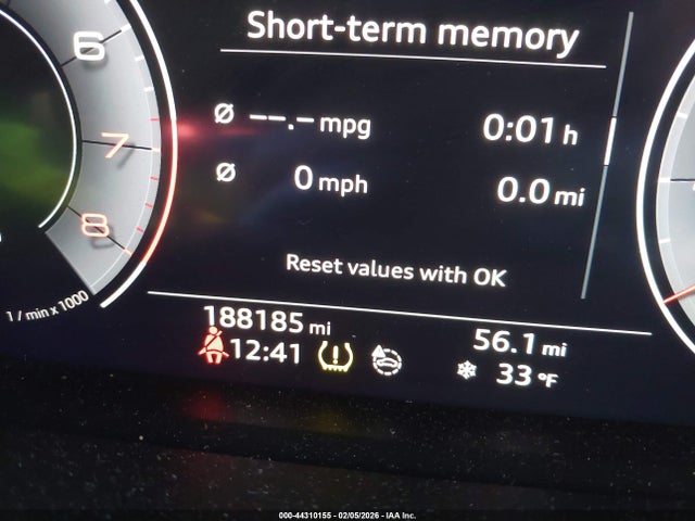 2020 Audi Q3 Premium Plus 45 Tfsi Quattro Tiptronic მანქანა იყიდება აუქციონზე, vin: WA1BECF37L1040601, აუქციონის ნომერი: 44310155