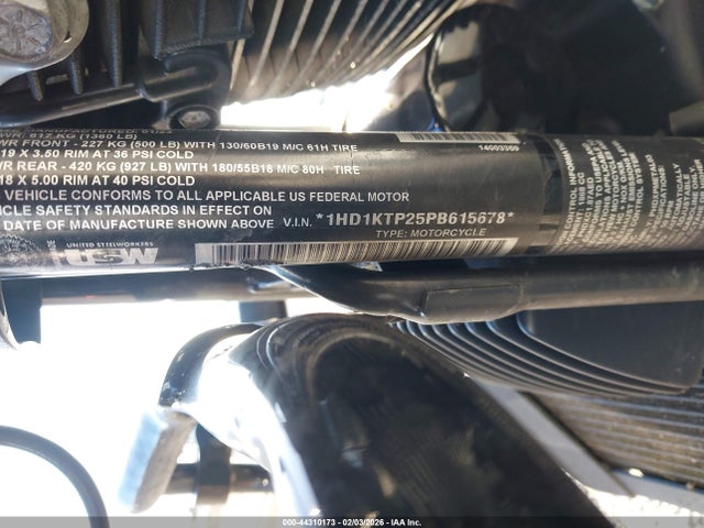 1HD1KTP25PB615678 Harley-Davidson FLTRXS