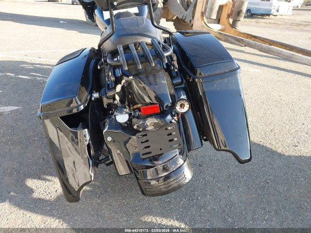 1HD1KTP25PB615678 Harley-Davidson FLTRXS