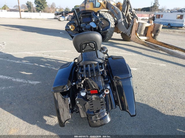 1HD1KTP25PB615678 Harley-Davidson FLTRXS