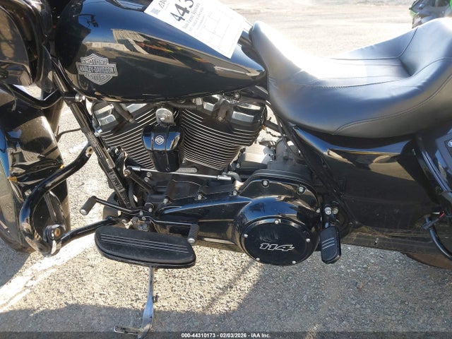 1HD1KTP25PB615678 Harley-Davidson FLTRXS