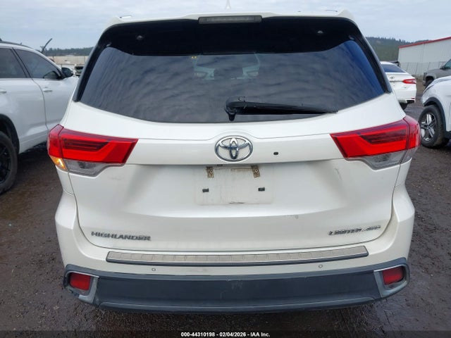 Toyota Highlander Limited 2018 5TDDZRFH4JS498517 Image 16