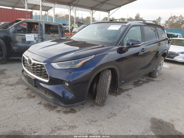 Toyota Highlander Hybrid Xle 2025 5TDKBRCHXSS685360 Image 2