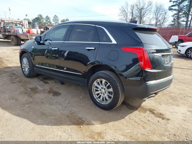 2017 CADILLAC XT5 1GYKNARS1HZ258503 Photo 2