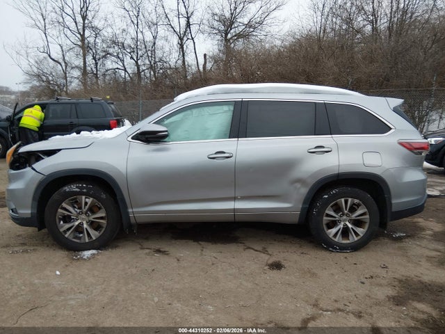 Toyota Highlander Le Plus V6 2015 5TDBKRFH7FS193080 Image 15