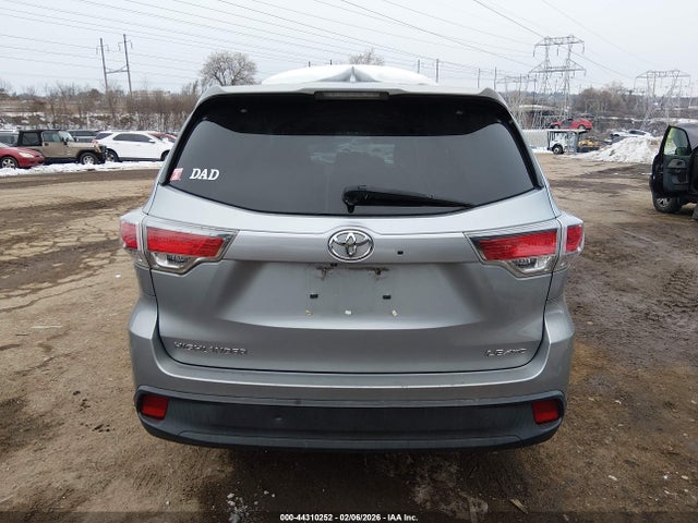 Toyota Highlander Le Plus V6 2015 5TDBKRFH7FS193080 Image 17