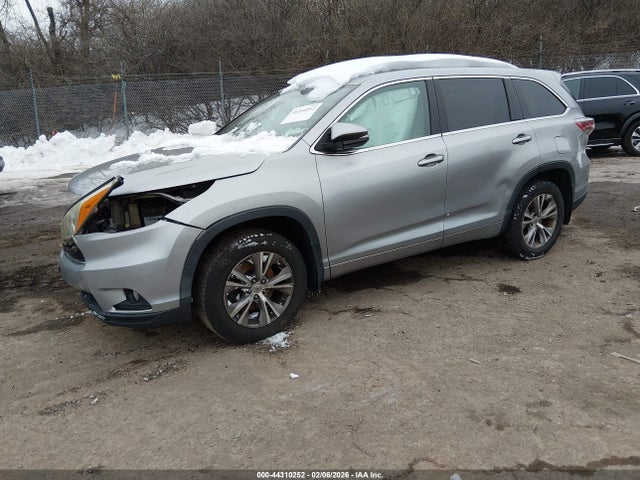 Toyota Highlander Le Plus V6 2015 5TDBKRFH7FS193080 Image 2