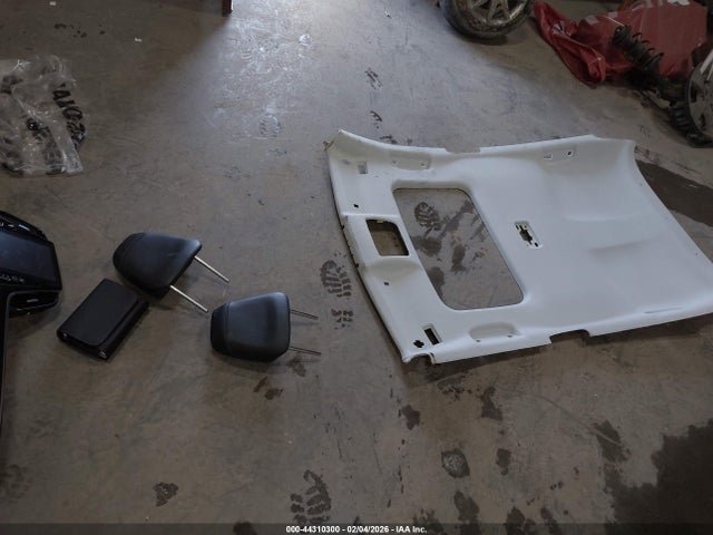 JTDKARFU4L3107043 Toyota Prius Limited