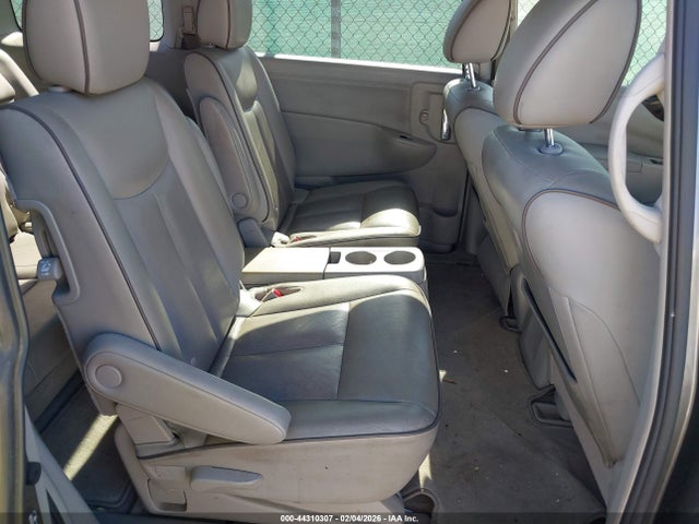 Nissan Quest Sv 2015 JN8AE2KP2F9129796 Image 8