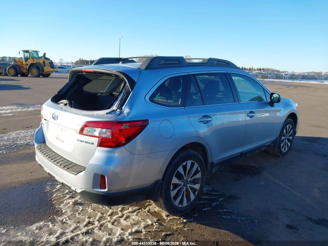 Subaru Outback 2.5i Limited 2015 4S4BSBNC8F3265883 Image 4