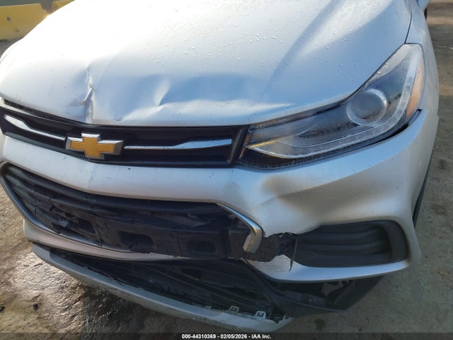 KL7CJLSB2KB816898 Chevrolet Trax Lt