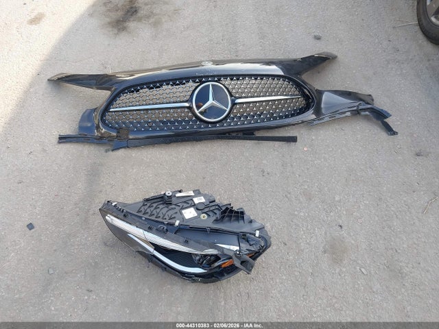 W1KMJ4HB6SF057045 Mercedes-Benz Cle 300 4matic