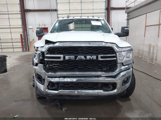 44310415 :رقم المزاد ، 3C7WRNFL7RG172598 vin ، 2024 Ram 5500 Chassis Tradesman/slt/laramie/limited مزاد بيع
