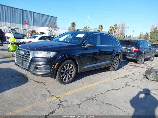 Audi Q7 3.0t Premium 2017 WA1LAAF79HD024249 Image 2