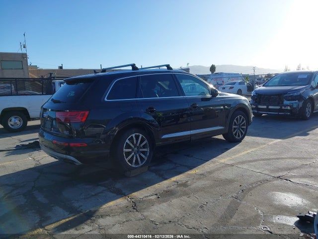 Audi Q7 3.0t Premium 2017 WA1LAAF79HD024249 Image 4