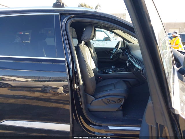 Audi Q7 3.0t Premium 2017 WA1LAAF79HD024249 Image 5
