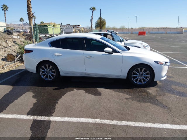 3MZBPADL0KM105438 Mazda Mazda3 Preferred Package