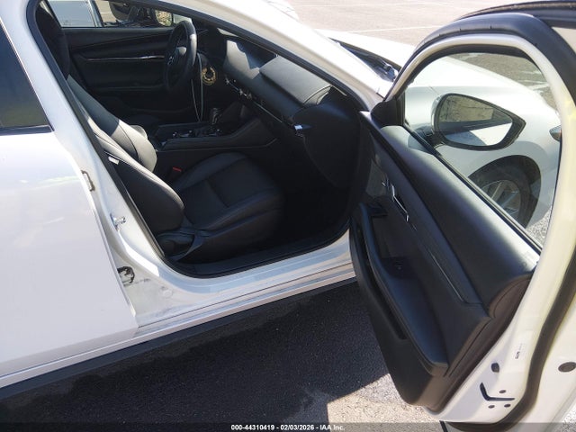 3MZBPADL0KM105438 Mazda Mazda3 Preferred Package