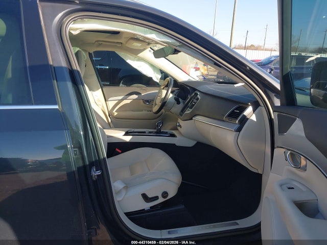 2022 VOLVO XC90 YV4102CK3N1852791 Photo 4