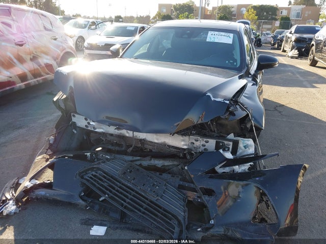 Продажа на аукционе авто 2017 Lexus Is 200t, vin: JTHBA1D25H5043771, номер лота: 44310468