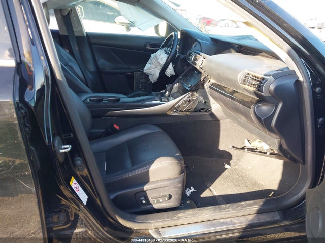 2017 LEXUS IS 200T JTHBA1D25H5043771 Photo 4