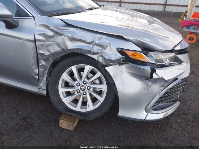 4T1C11AK5MU476514 Toyota CAMRY LE