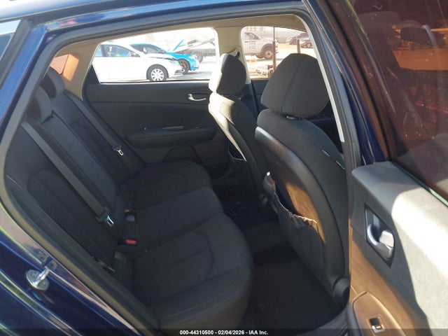 5XXGT4L38HG121470 KIA Optima Lx