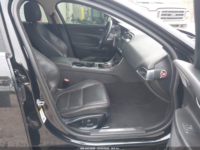 2017 JAGUAR XE SAJAE4BG9HA965292 Photo 4