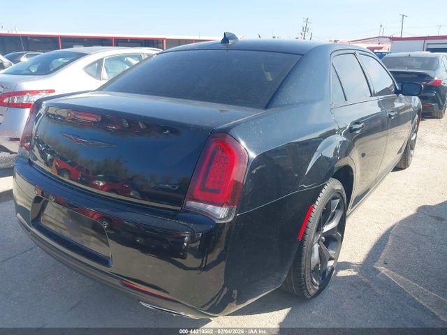 2C3CCABG5JH244958 Chrysler 300 300s