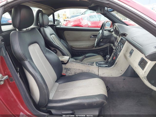 1999 MERCEDES-BENZ SLK 230 WDBKK47F9XF129834 Photo 4