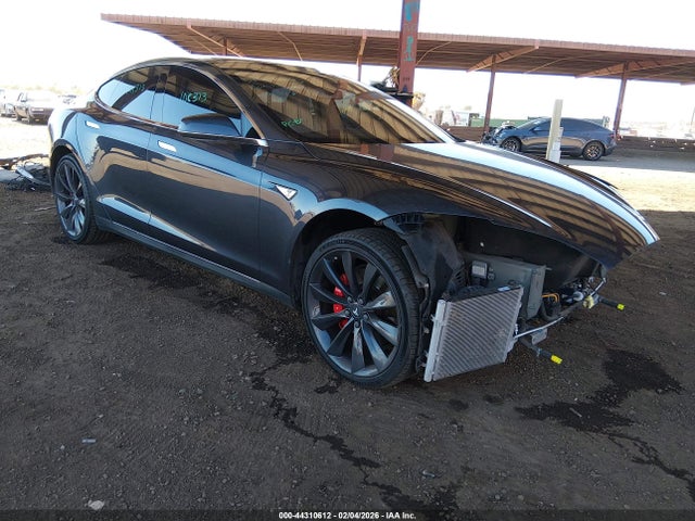 2015 TESLA MODEL S 5YJSA1E45FF108373 Photo 0