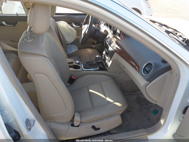 Aukcja sprzedaży 2014 Mercedes-benz C 250 Sport, vin: WDDGF4HB2EA953651, numer aukcji: 44310616